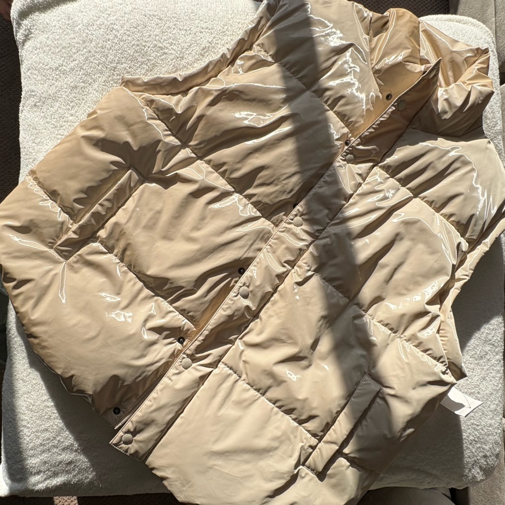 Aerie Offline Beige Puff Love Vest. XL - Picture 2 of 7